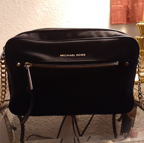 Handbags - |Michael Kors Crossbody Bag|👜